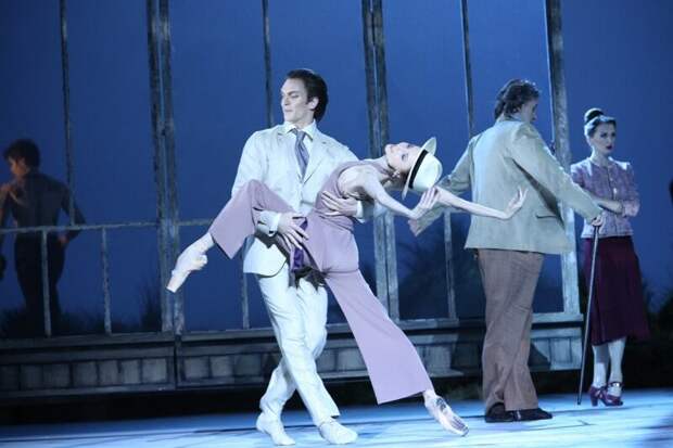 Понятный публике Тригорин: Артемий Беляков о премьере «Чайки» на сцене Большого театра