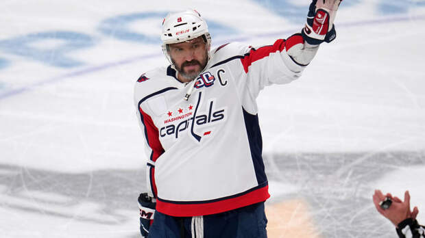 Овечкин забросил шайбу в ворота "Питтсбурга" и достиг отметки в 1006 голов в НХЛ