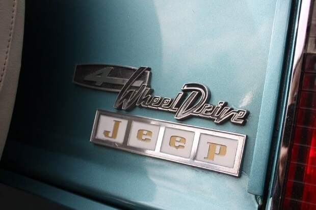 На аукцион выставлен Jeep Jeepster Commando Convertible (53 фото)