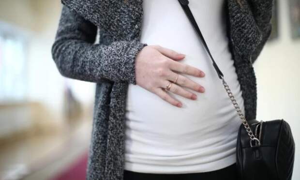 Беременным из отдаленных поселков России помогут с бесплатным проездом к врачу