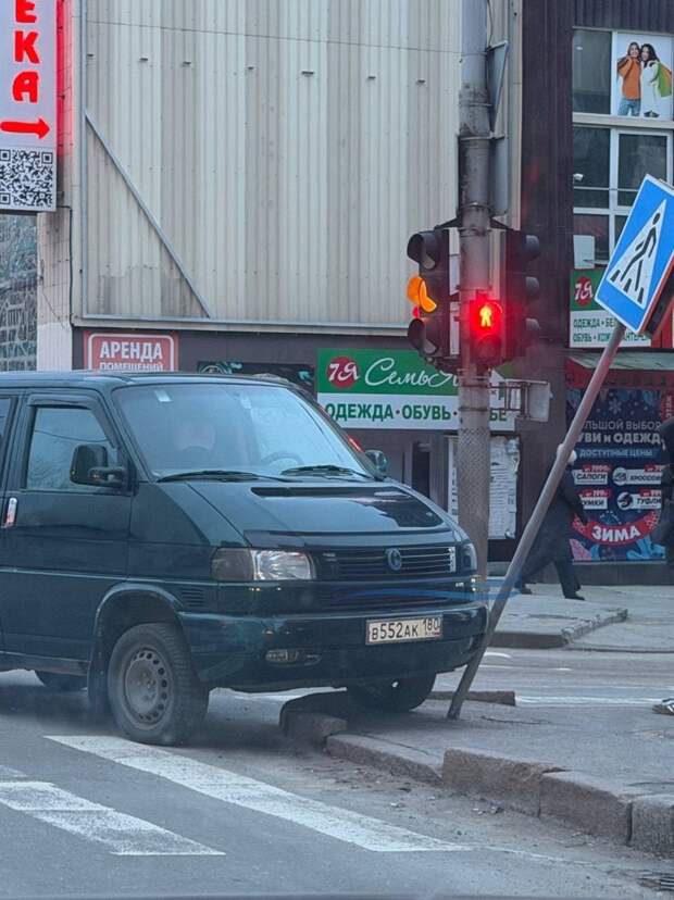 Ещё фото с места ДТП на пересечении ул. Постышева и пр