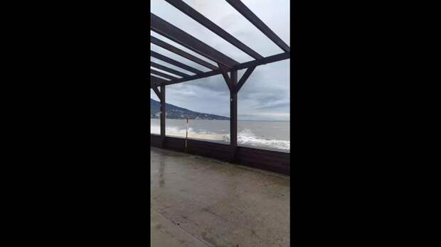 Погода в Ялте,штормит https://t.me/webmoney_dn/310595Video: Клип