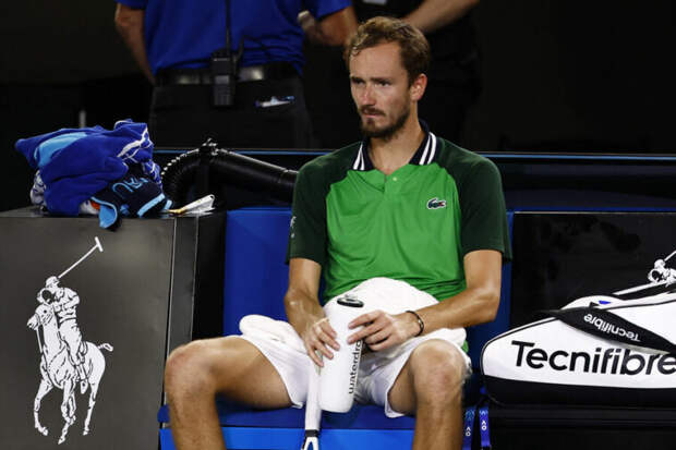 Упущенный титул: Медведев в третий раз в карьере проиграл финал Australian Open