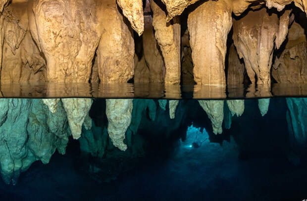 Палау: пещера Канделябров