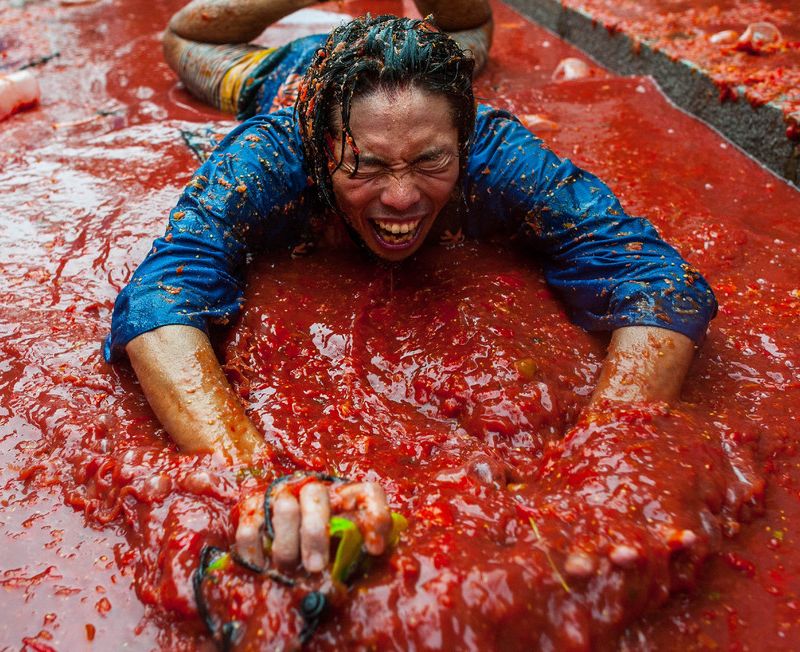 Помидорные бои La Tomatina 2013 Помидорные бои La Tomatina 2013