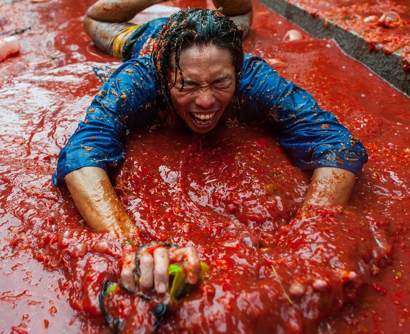 Помидорные бои La Tomatina 2013