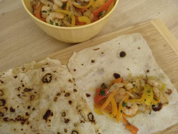 Фахита с креветками Быстро, Легко, Вкусно, Лепешки, Мексиканская кухня, Сладкий перец, Креветки, Длиннопост, Рецепт
