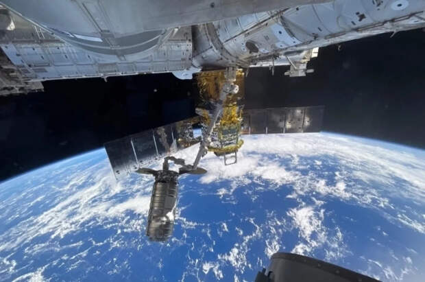 Роскосмос опроверг сообщения об эвакуации экипажа МКС из-за магнитной бури