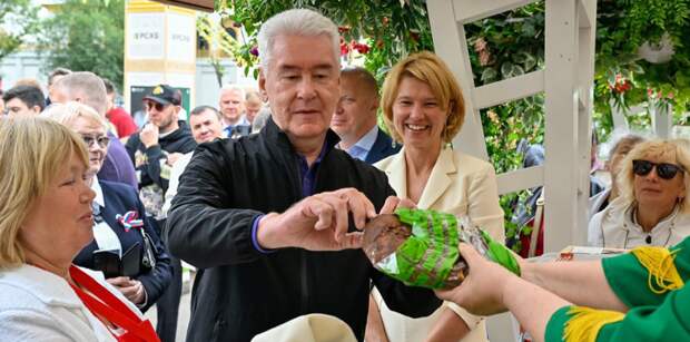 Сергей Собянин и Оксана Лут посетили фестиваль «Вкусы России»