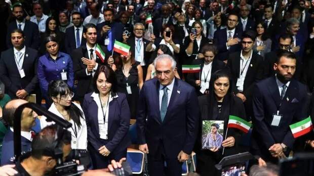 «Принц-неудачник»: зачем Пехлеви выступил против США и Израиля