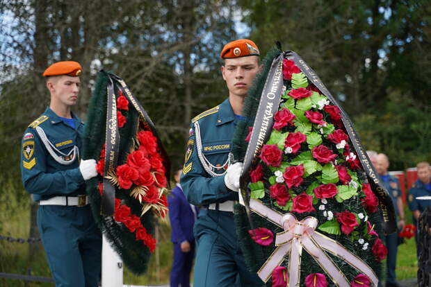 В Тверской области перезахоронили останки красноармейцев, найденные во время пиротехнических работ