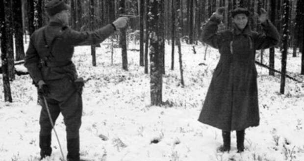 Советский разведчик смеется перед расстрелом — и другие поразительные фото Второй мировой