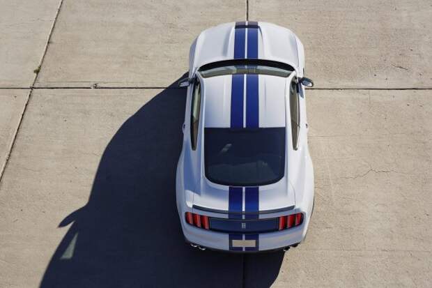 Ford Shelby GT350 Mustang на новых фото и видео Ford Shelby GT350 Mustang на новых фото и видео