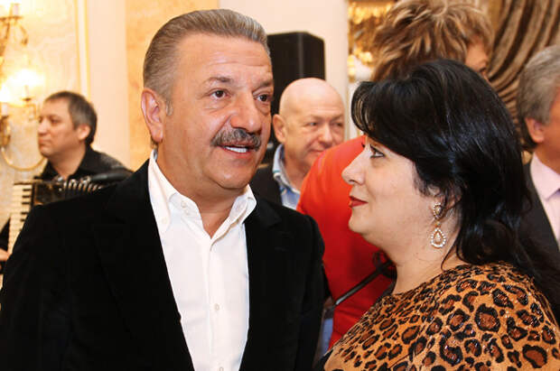 Тельман Исмаилов с супругой Самирой. 2012 г.