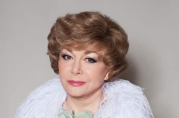 «Умрешь как бездомный пес»: пророчество 88-летней Эдиты Пьехи сбылось для первого мужа, но принесло ей лишь новые разочарования?