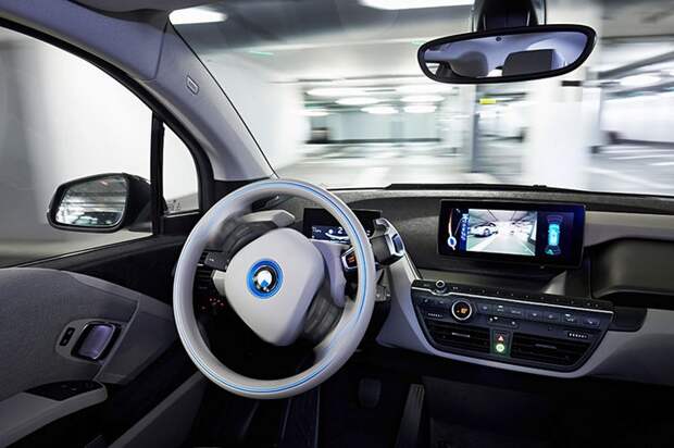 Remote Valet Parking – система полностью автоматической парковки от BMW