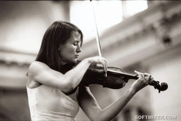 51720383_Mullova_con_violino