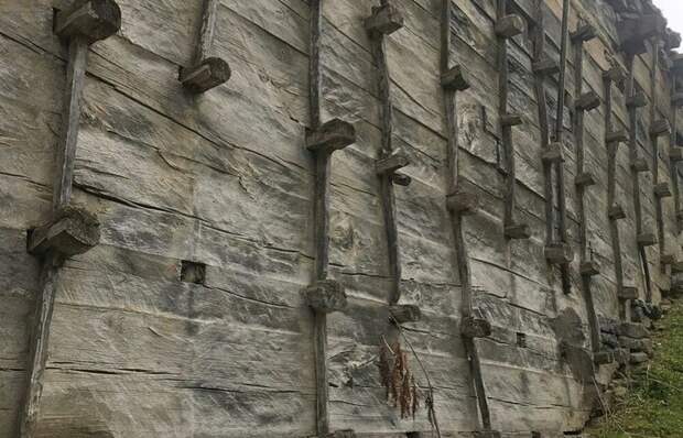 Стоит два столетия. |Фото: ya.ru. Стоит два столетия. |Фото: ya.ru.