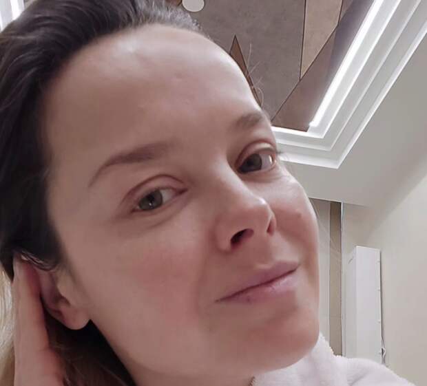 Юмористка Наталия Медведева снялась без макияжа