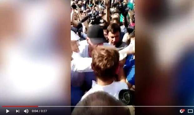 волосы клоуна а4. пошел волк к кузнецу. с деревянных подмостков петушиным голосом кричал клоун. клоуны самые грустные люди. клоуны орут и дерутся.