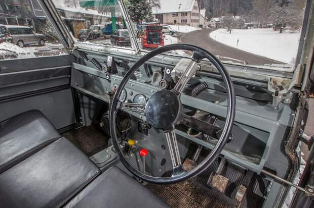 Land Rover с генами гусеницы
