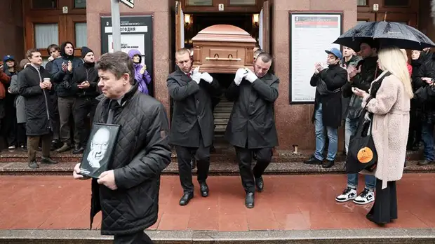 Леонида Хейфеца похоронили на Троекуровском кладбище