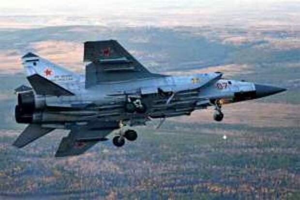 Переброска истребителей МиГ-31 ВКС РФ с «Кинжалами» к границам США вызвала опасение Вашингтона