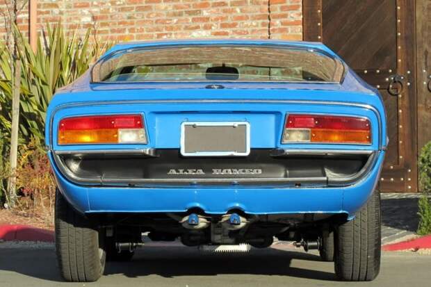 Редкое купе Alfa Romeo Montreal выставили на продажу (74 фото)
