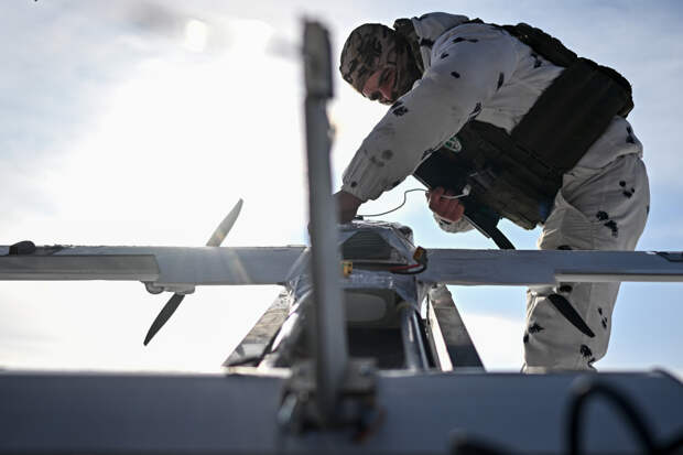 ВС России получили «летающие крылья» «Шторм»