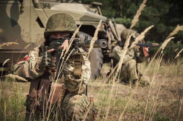 Политолог Марков: в боях за маленькие деревни армия РФ уничтожает ресурсы НАТО