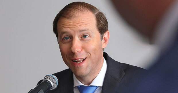 Глава Минпромторга заявил, что в России нет дефицита масок и антисептиков