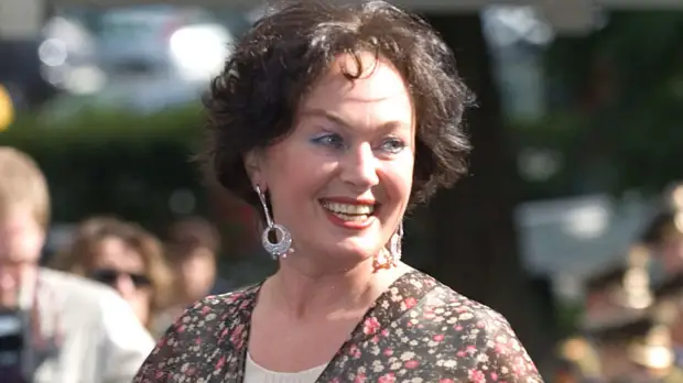 Лариса Гузеева жестко отреагировала на слухи о своем побеге из России