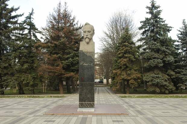 Картинки по запросу Памятник Дзержинскому в Краснодар