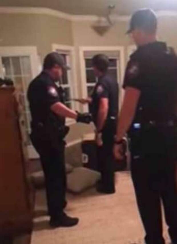 полиция в доме