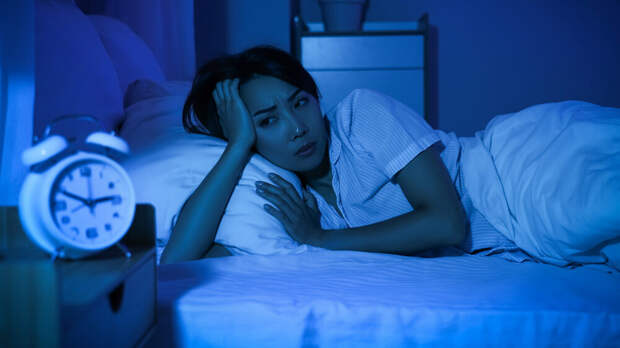 Мелатонин: что это и стоит ли его принимать