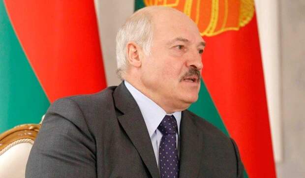 Лукашенко пригрозили убийством и призвали отдать власть