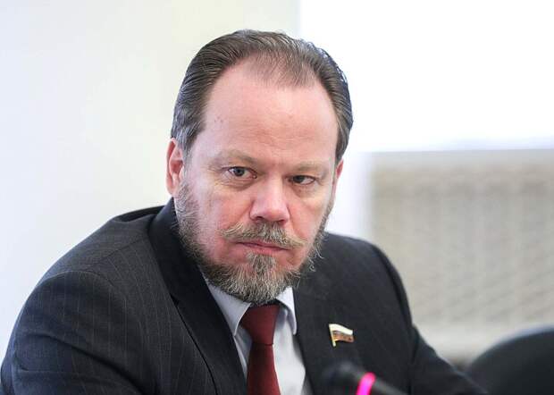 Шолохов: для книжных магазинов в учреждениях культуры будет действовать льготная аренда