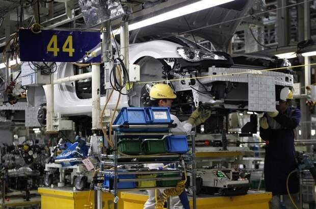 BMW отзовет в Китае 143,8 тыс. автомобилей ввиду потенциальных рисков утечки топлива