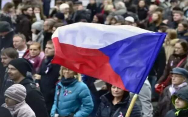 Чeхи на грaни экономического кризиса из-за разрыва отношений с Россией! Бизнес начал умолять о помощи