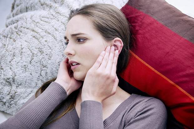 Исследователи создали новый способ лечения шума в ушах с помощью смартфона