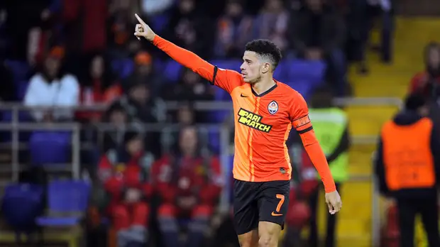 «Футболу нужно больше уважения»: на Украине осудили фанатов киевского «Динамо» за расистское поведение