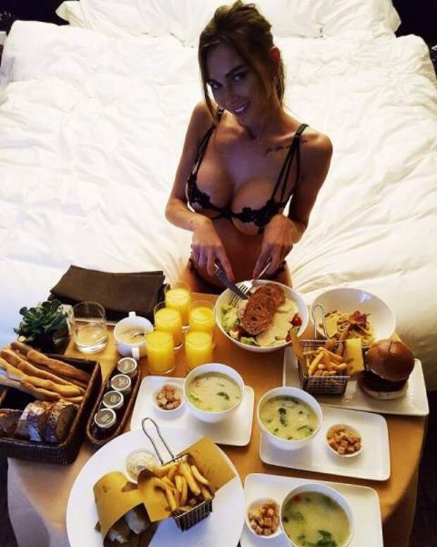 Девушки с едой Девушки с едой