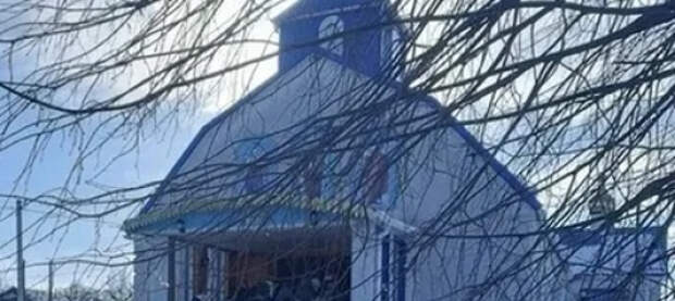 В Хмельницкой области верующие УПЦ совершают богослужения под открытым небом после утраты храма