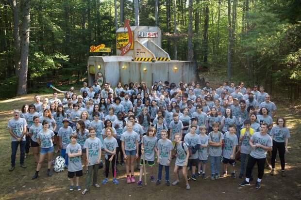 Лагерь труда и отдыха по-американски: дети построили в лесу межгалактическую станцию Нью-Хэмпшир, летний лагерь, летний отдых, отдых, подростки, проект, сша, творчество