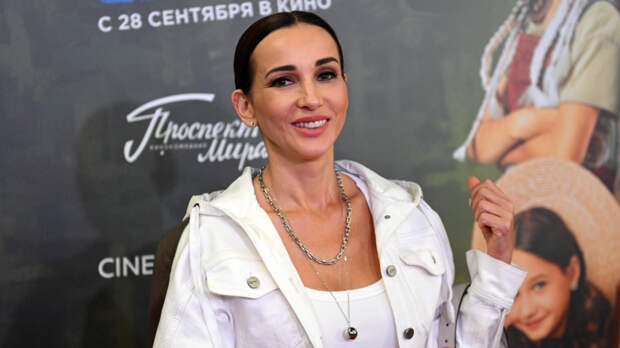 «Слишком необычно»: Анфиса Чехова призналась, что зря заказала кейтеринг на Новый год