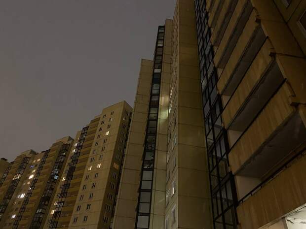 Суд выгнал многодетную семью с ребенком-инвалидом из петербургской квартиры