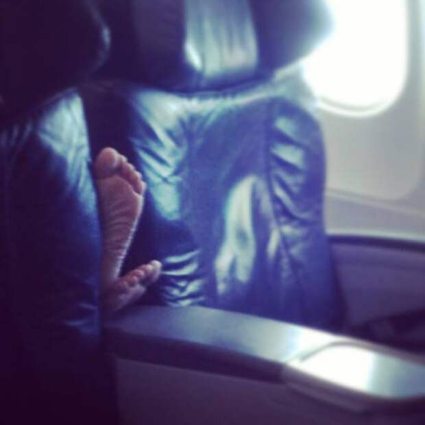 PassengerShaming06 Бывшая стюардесса выкладывает фотографии самых отвратительных пассажиров самолётов