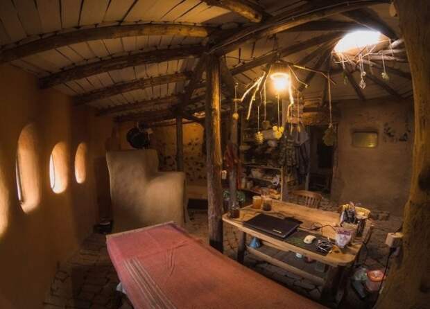 Парень из Беларуси построил эко-дом за сущие копейки дом, интересное, фото, экология
