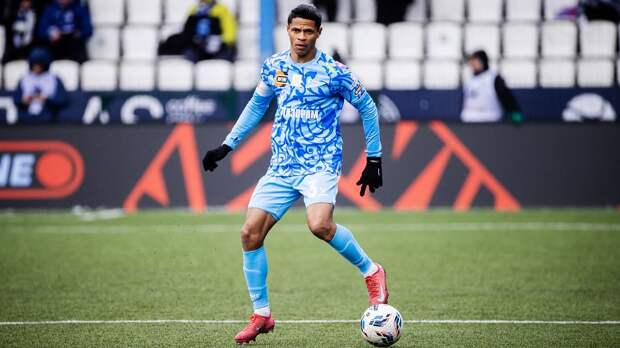 Семак объяснил назначение Сантоса капитаном «Зенита»: «Согласен, Барриос — лидер раздевалки»