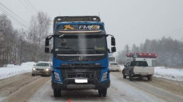 Забайкальские спасатели достали из покореженной машины одного погибшего в ДТП с грузовиком